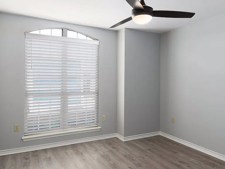1227 Flying Ace Cir — Photo 16
