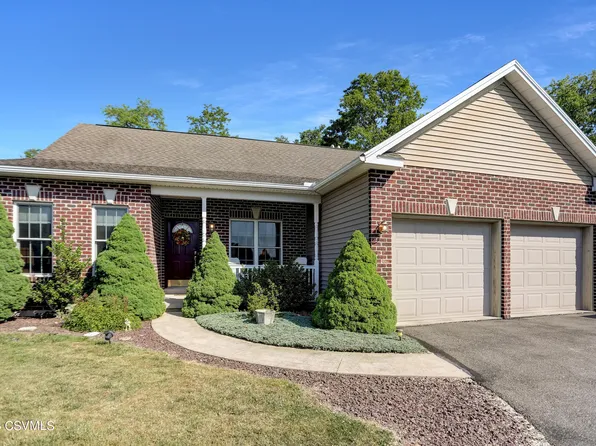 126 Reagan Cir, Northumberland, PA 17857