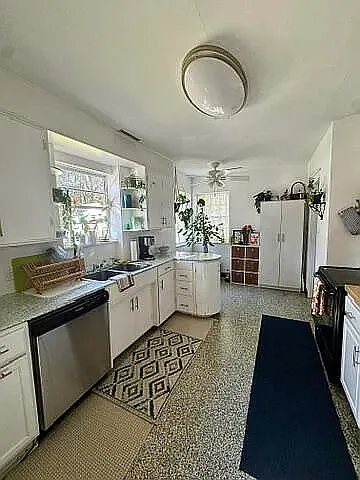 359 Howle Ave — Photo 8