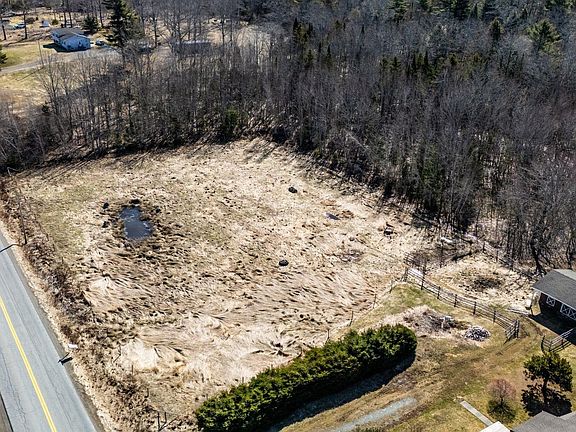 2nd image of Windsor Back Rd