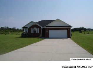 111 Blue Water Dr, Hazel Green, AL 35750