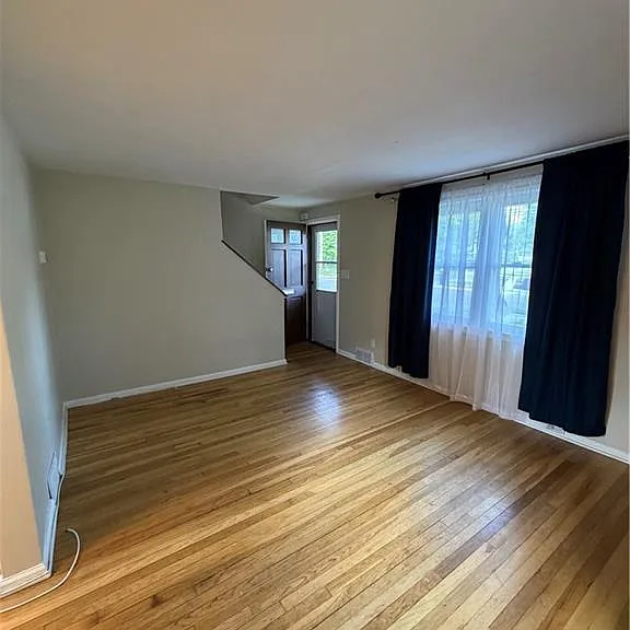 243 Rose St — Photo 2