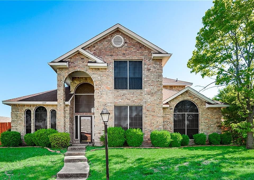 1st image of 1509 Mockingbird Ln