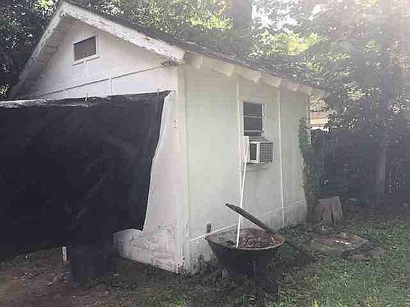 5th image of 1176 Cummins Ave