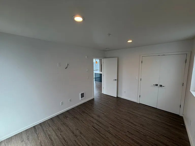 4108 Fremont Ave N — Photo 11