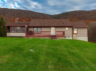 102 Quarry Hill Dr, North East, NY 12546