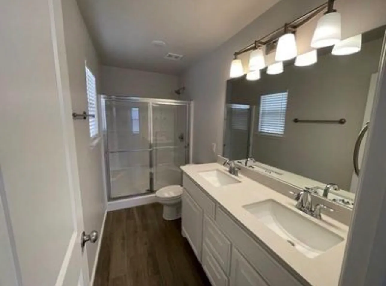 3 bed, 1295 sqft, $1,850 — Photo 2