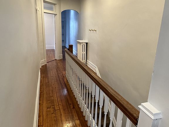 5th image of 2812 Ellwood Ave #1