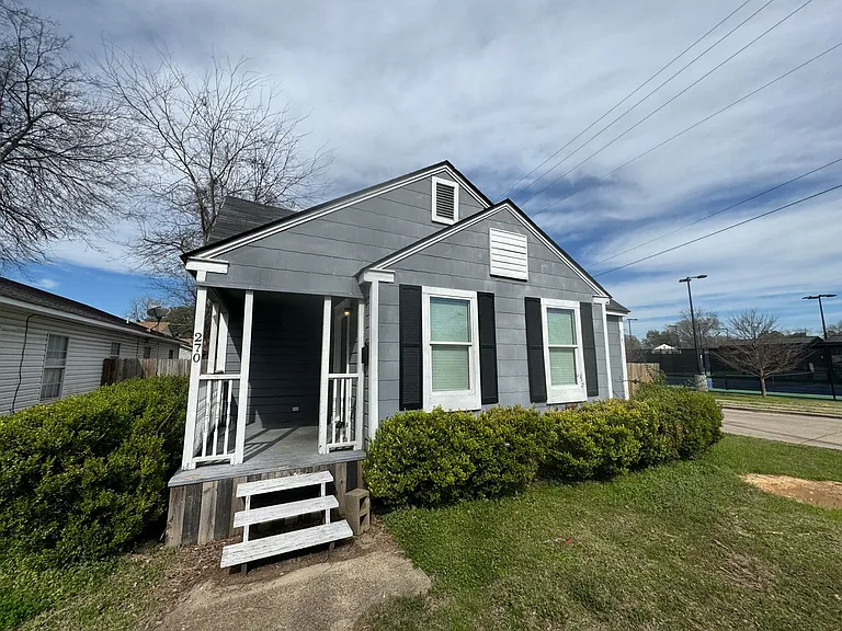 270 E Linden St — Photo 1