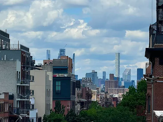 Rented by Pear NYC LLC | media 19