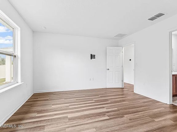 4th image of 12309 Gillespie Ave