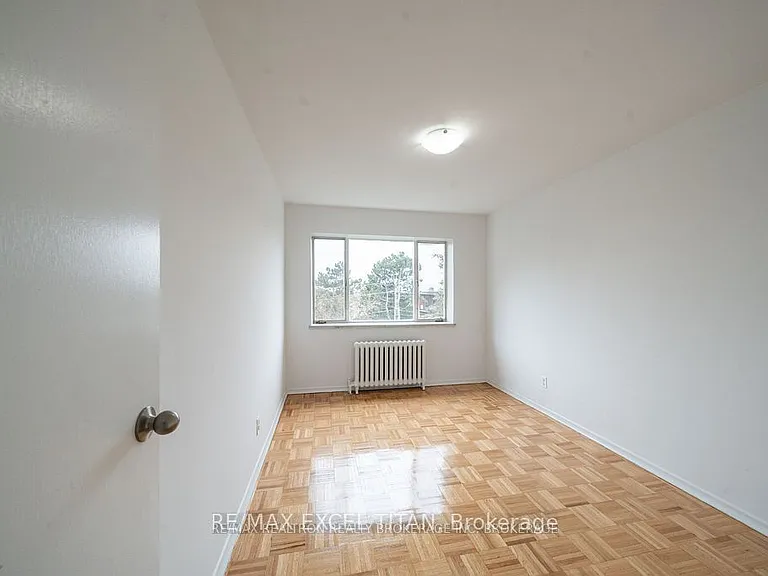 799 Robinson St #4 — Photo 6