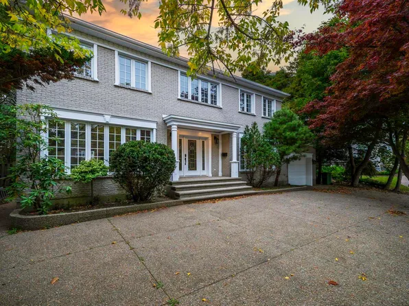 916 Young Ave, Halifax, NS B3H 2W1