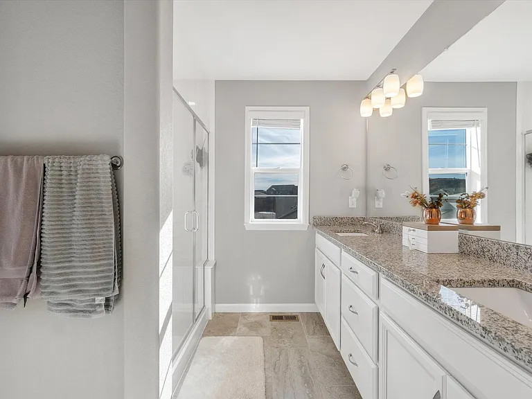 1554 Castle Creek Cir — Photo 13