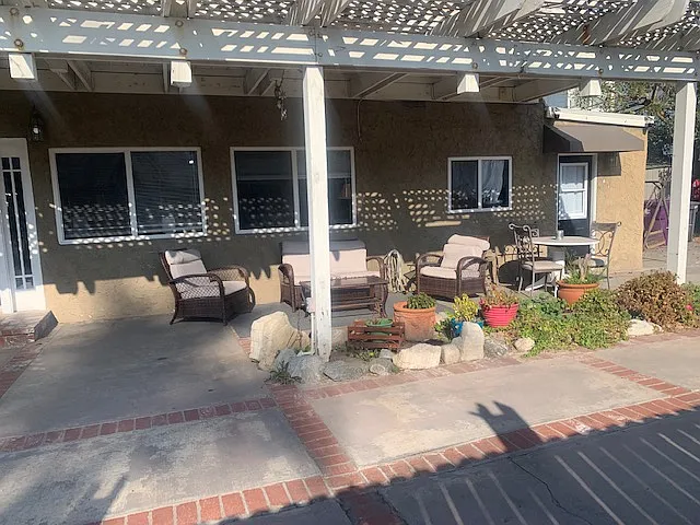 4150 N Business St — Photo 3