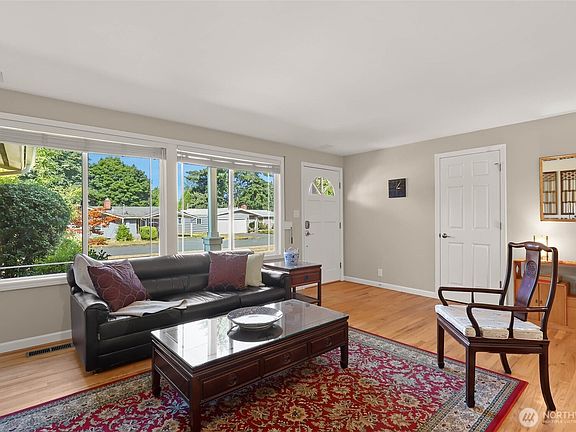 4th image of 936 165th Avenue SE
