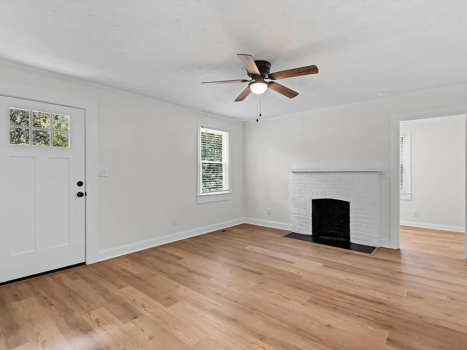 2 bed, 922 sqft, $1,595 — Photo 4