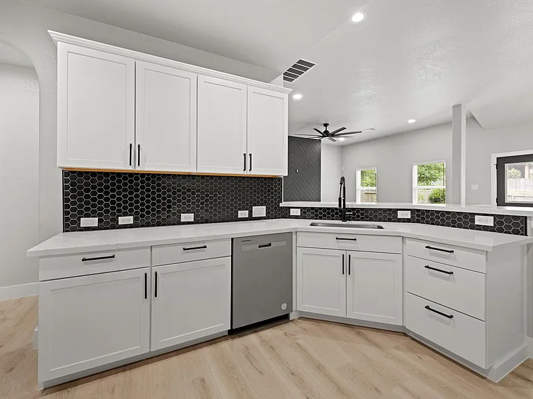 169 Forest Heights Ln — Photo 9