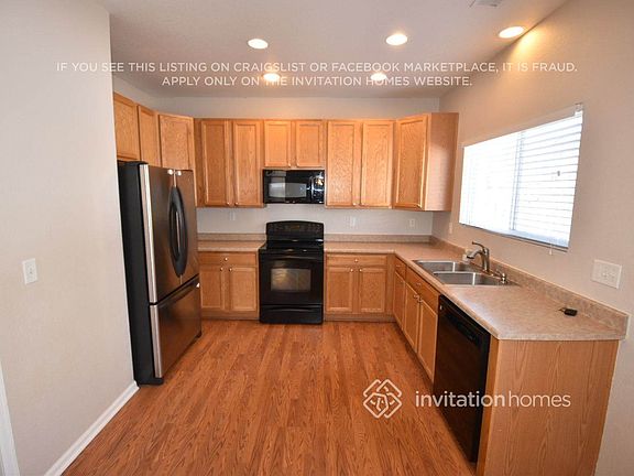 3rd image of 4237 Bountiful Cir