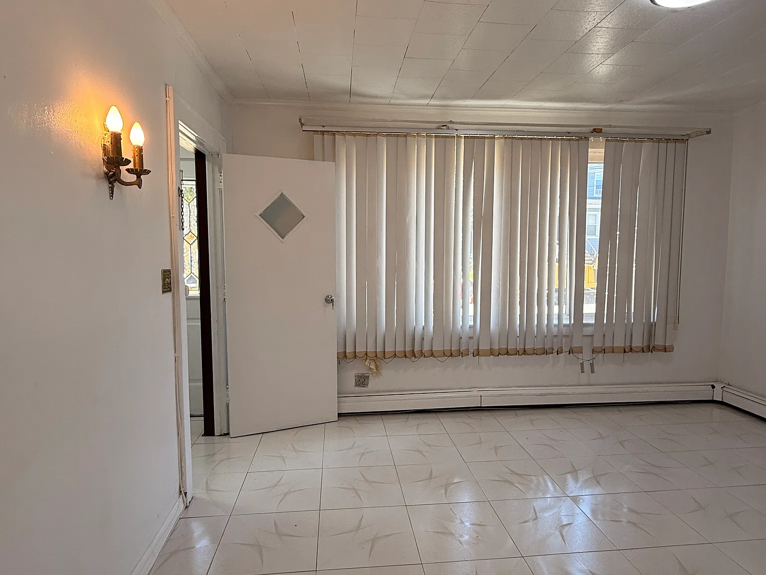 579 Oregon Ave — Photo 3