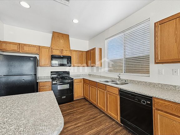 4th image of 1000 Roaring River Ave
