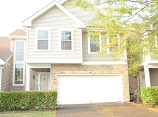 982 Willow St, Itasca, IL 60143