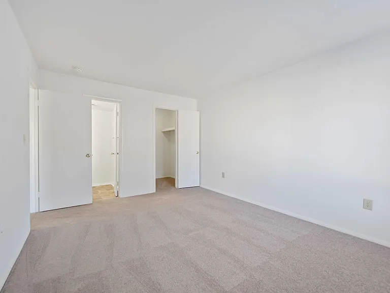 Foxridge Apartment Homes — Photo 131