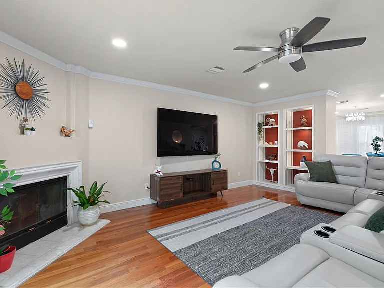1509 Shady Creek Trl — Photo 2
