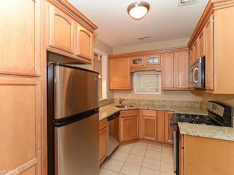 837 S Laflin St #3 — Photo 5