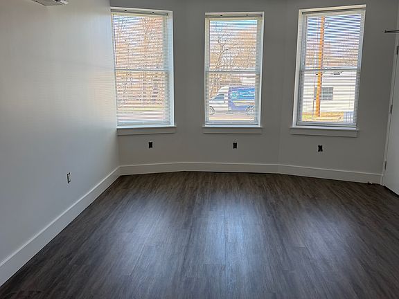 2nd image of 663 Naugatuck Ave #1