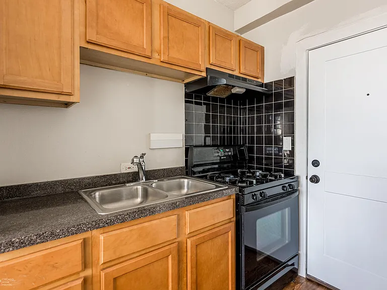 7301 N. Sheridan — Photo 23