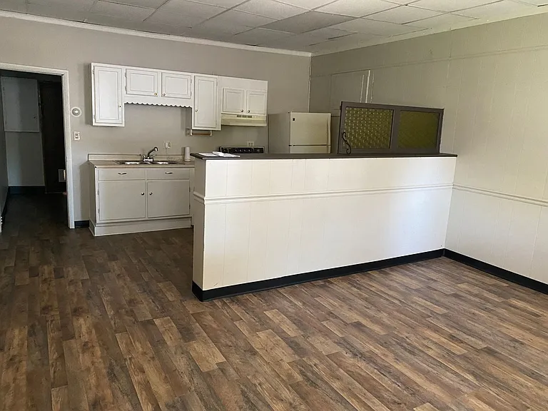 637 E Wheeling St — Photo 2