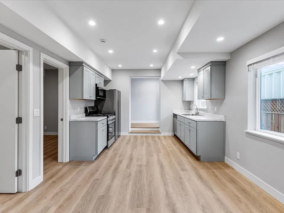 390 Shasta St