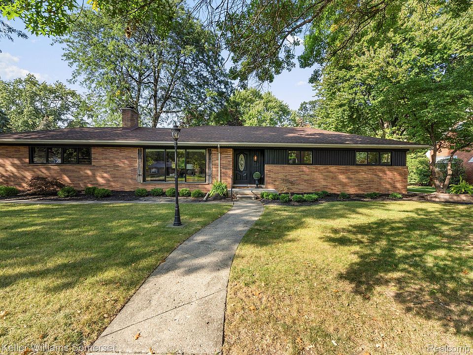 1st image of 30644 Lyndon St