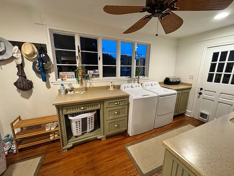 906 Crescent Cir — Photo 27