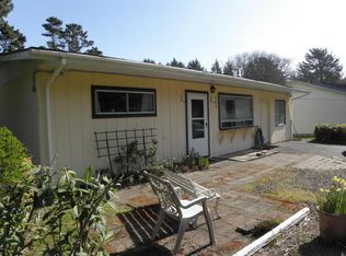 569 SW 29th St, Lincoln City, OR 97367