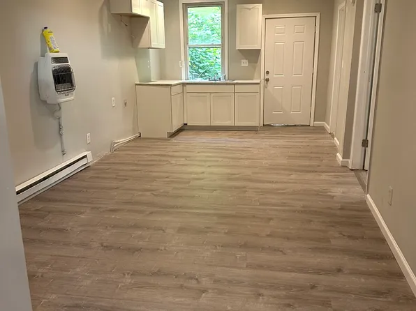 646 4th St Floor 2, Troy, NY 12180