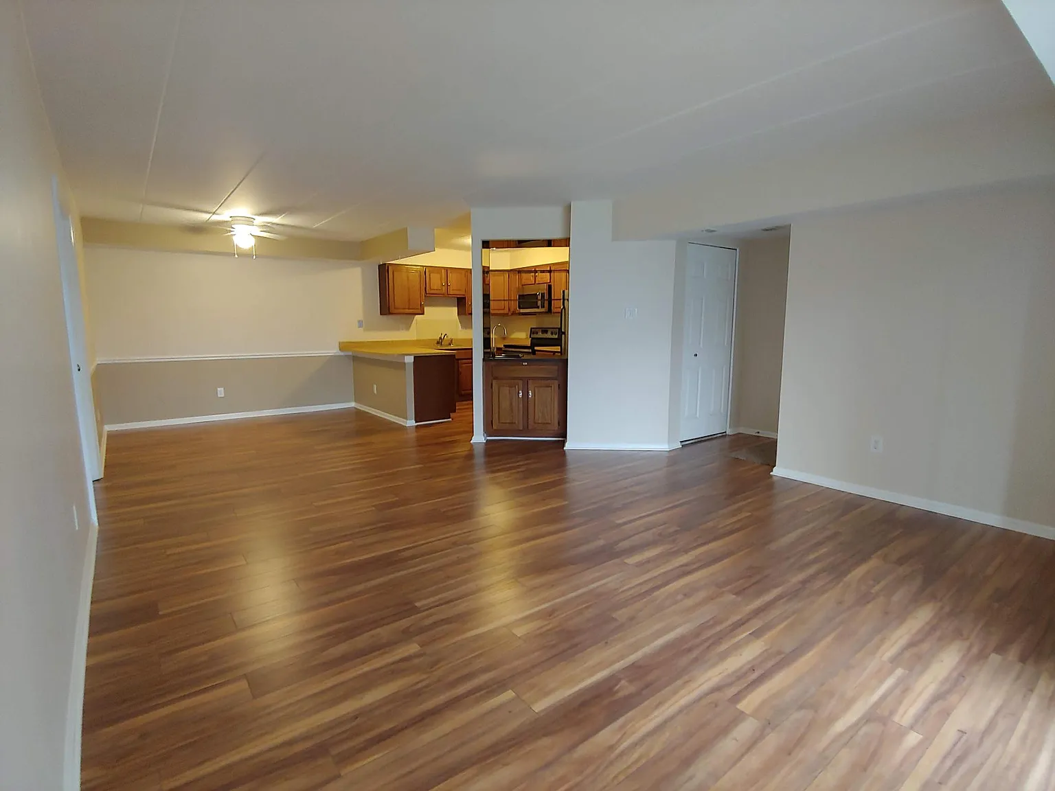 1 bed, 920 sqft, $1,800 — Photo 4