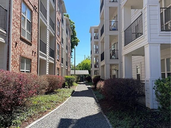 3rd image of 600 13th St E APT 535