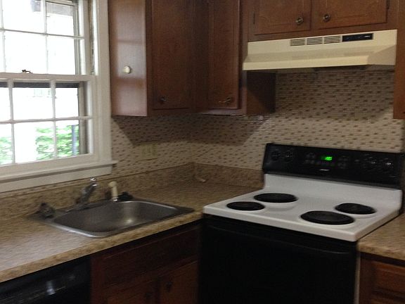 3rd image of 110 Wilcox Ave APT 1