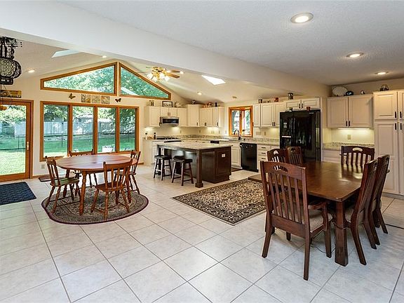 3rd image of 6255 Brookview Dr