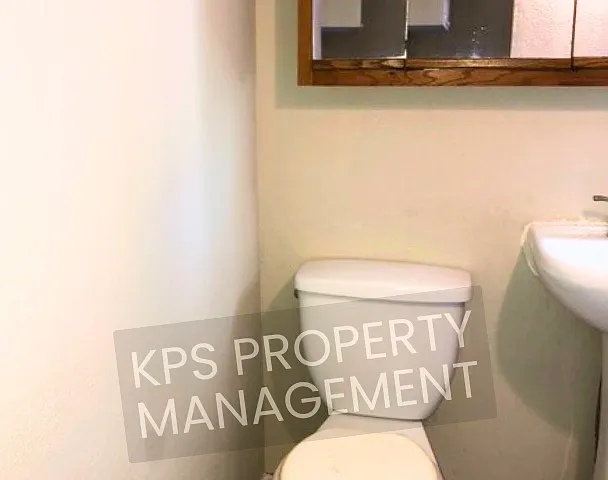 939 S Market St #1 — Photo 7