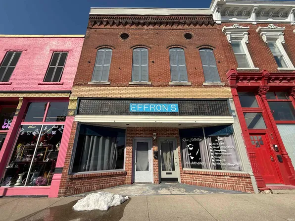 615 W Main St, Mitchell, IN 47446