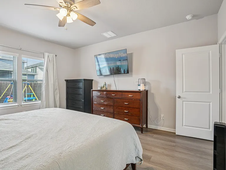 8915 Portobello Way — Photo 8