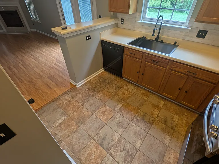 5900 Rivercliff Ct — Photo 5