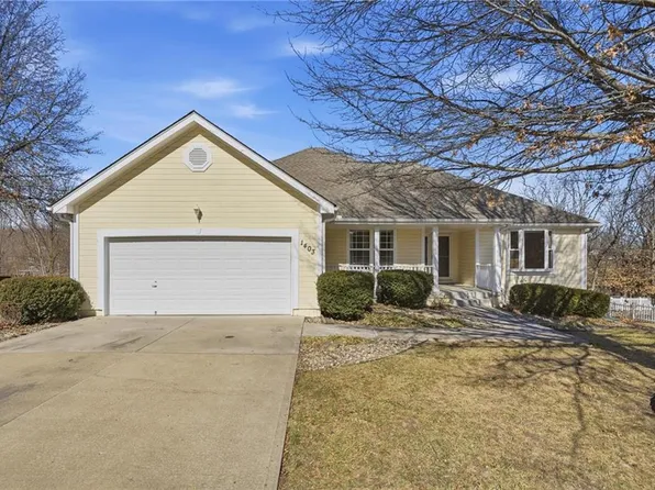 1403 Red Bud Ave, Pleasant Hill, MO 64080