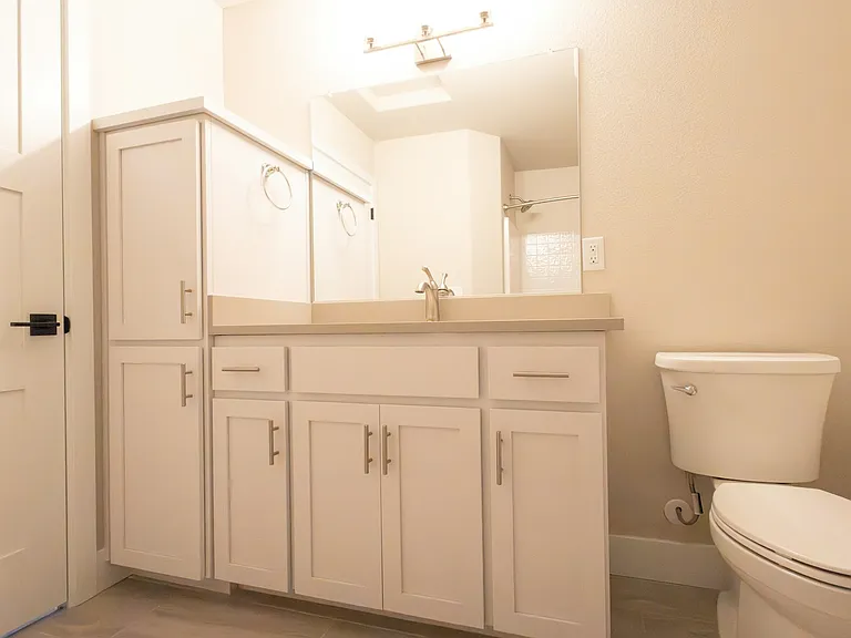 2nd bathroom