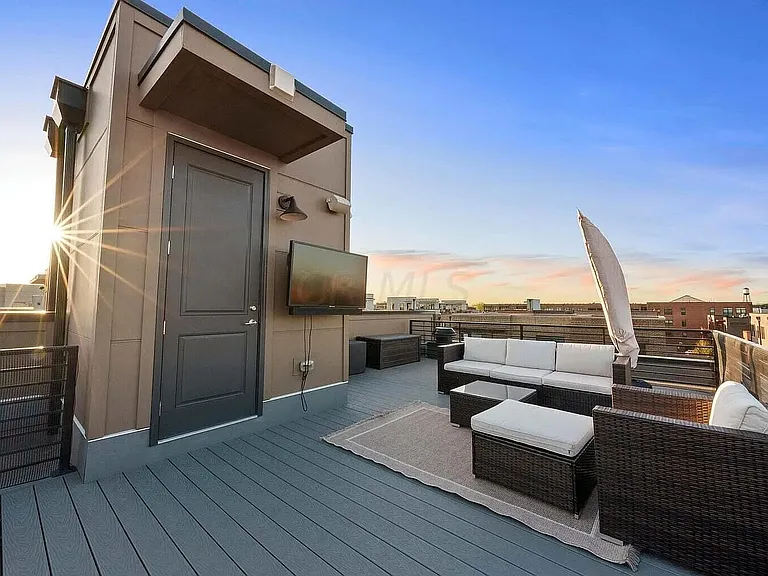 271 Neruda Ave — Photo 62