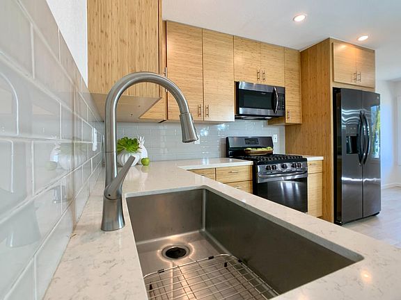 3rd image of 585 Novak Dr