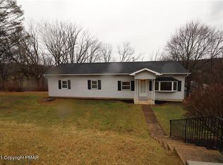 852 Hillview Dr, Walnutport, PA 18088